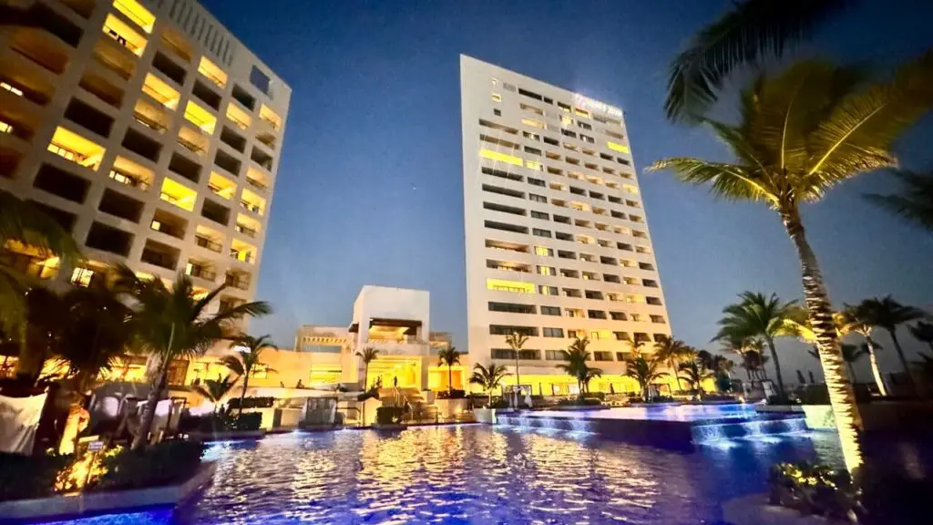 Hyatt Ziva Cancun Sunset View Of Club Tower