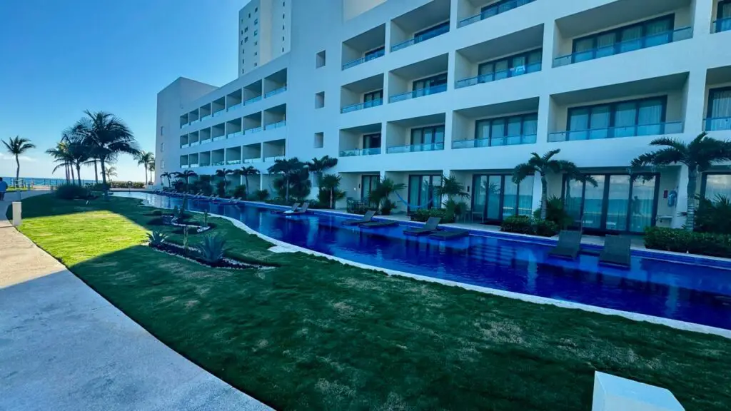 Hyatt Ziva Cancun Swim Up Suites