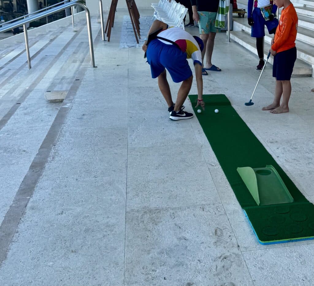Hyatt Ziva Cancun Mini Golf